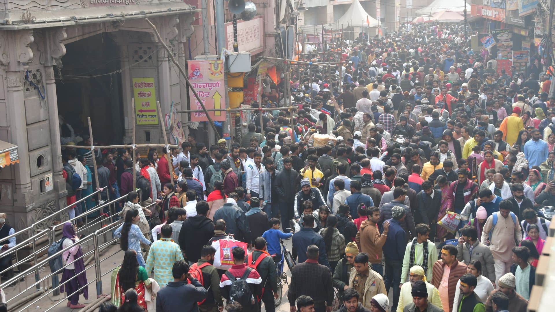 New year 2026 celebration in Varanasi with kashi Vishwanath temple darshan and durga kund sankat mochan Ghats