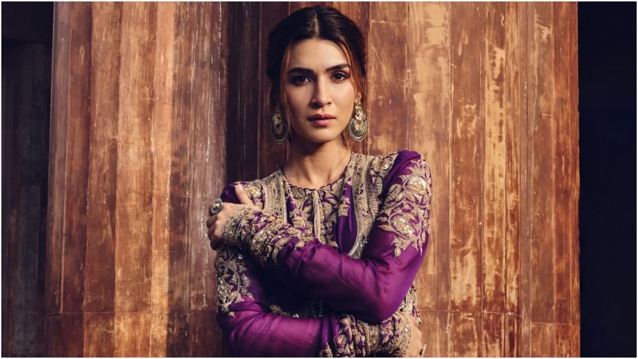 Kriti Sanon Do Not Take Box Office Pressure Says Cocktail 2 Has A Different Audience From Tere Ishk Mein