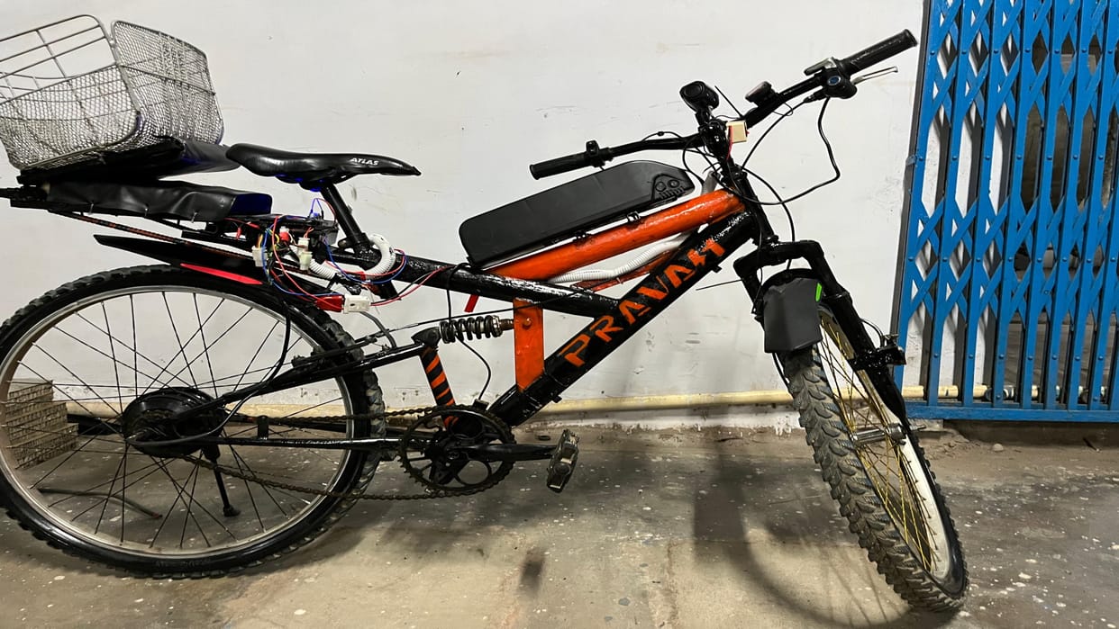 MNNIT students have developed an e-cycle equipped with a QR code-based locking system