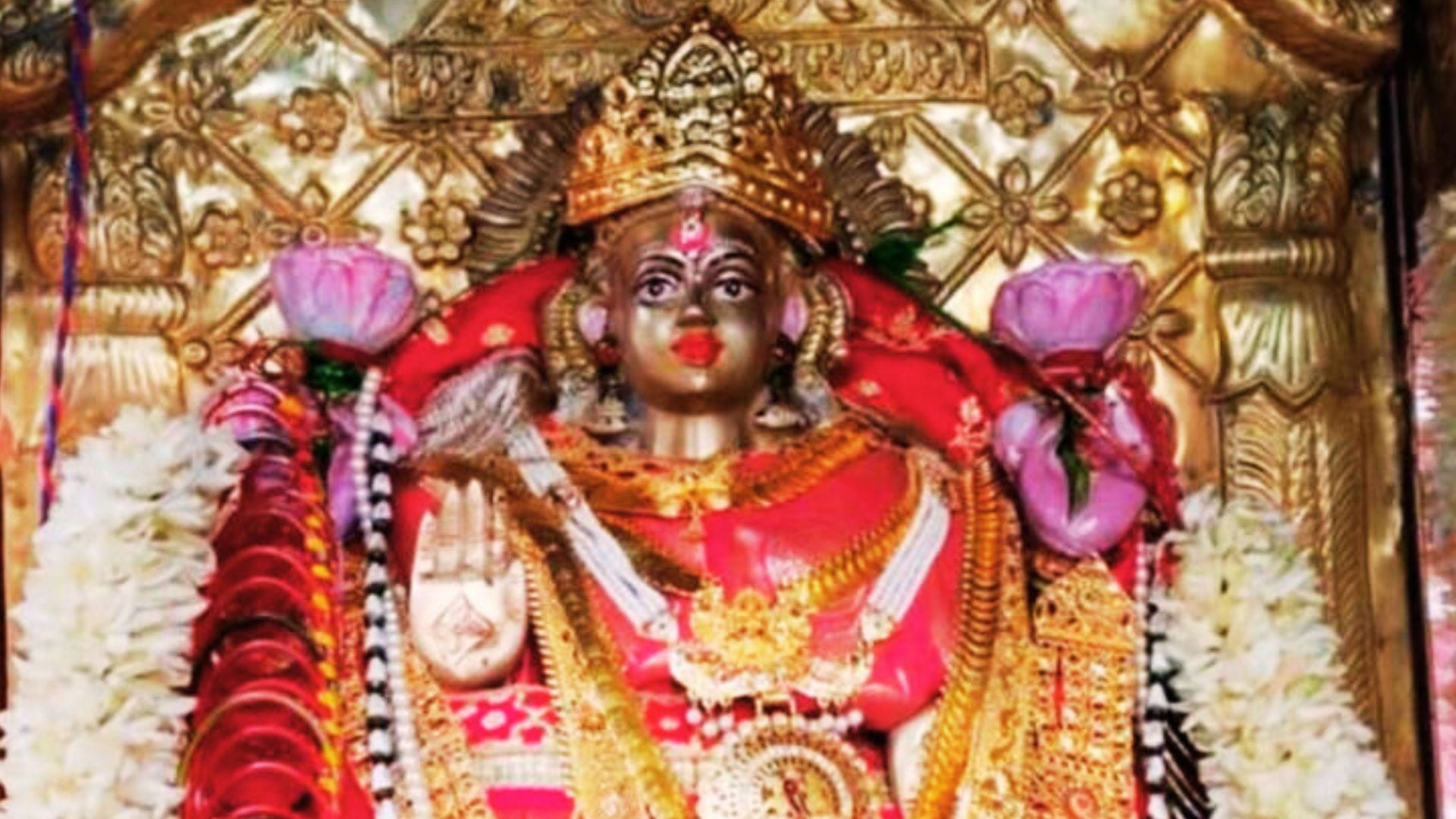 Goddess Mangla Gauri left temple for six-hour procession through city 151 girls were worshipped