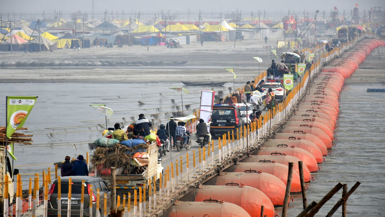 Magh Mela: Kalpvas: Maghe Masi Prayage Tu Vaas: Kalpasmo Bhavet, there is a rule to stay regularly on the bank