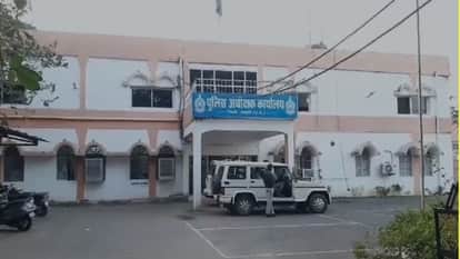 Junior employee has responsibility of charge in many police stations in Dhamtari