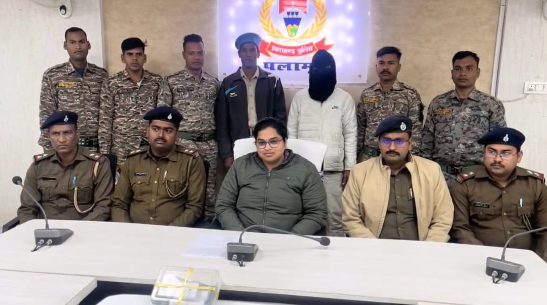 Jharkhand: Plot to extort money from a gold merchant through firing foiled news in hindi