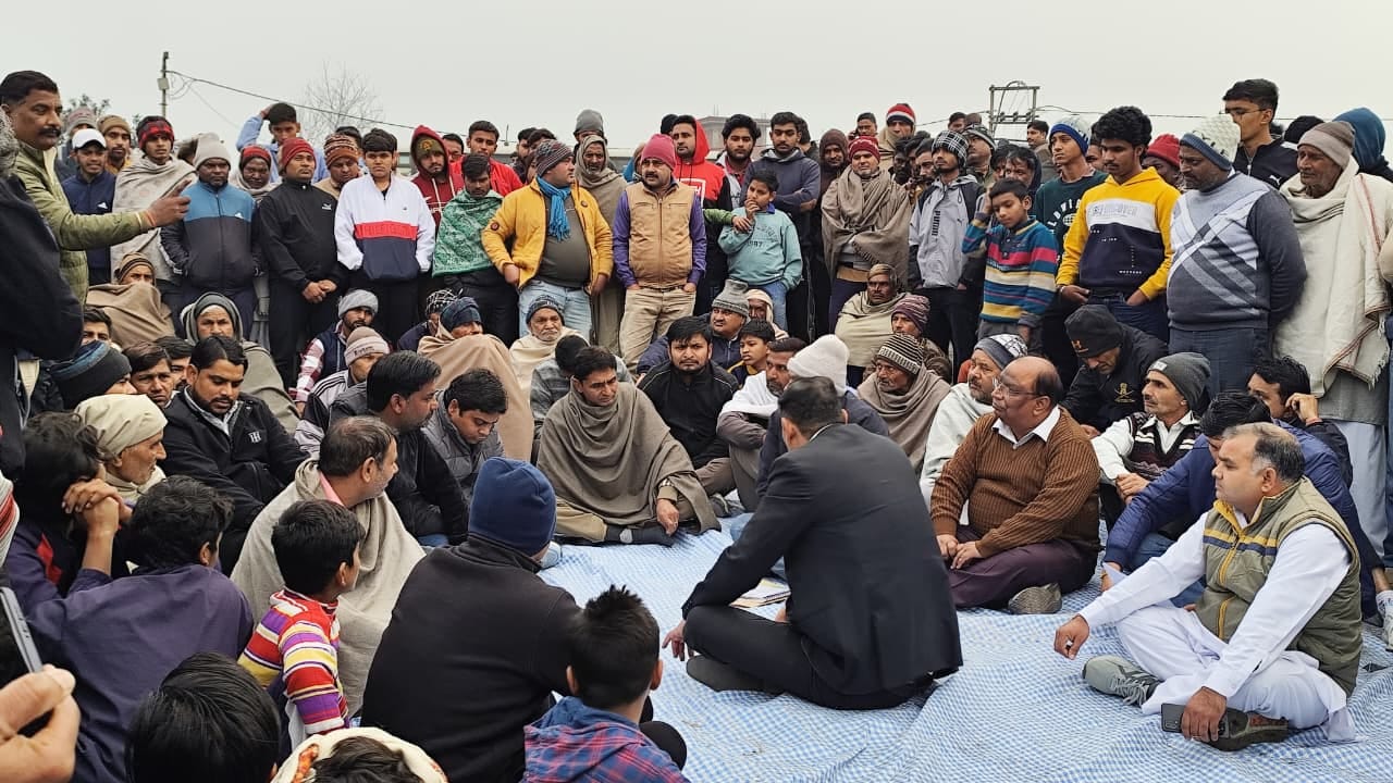 Pollution Protest in Saini Village: Villagers Hold Mahapanchayat, Announce Protest Against Paper Mill