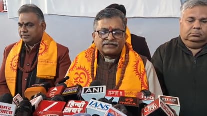 Haridwar: बांग्लादेश के हालात पर बोले विहिप नेता मिलिंद परांदे, मानवाधिकार संगठनों की चुप्पी पर उठाए सवाल Haridwar: VHP leader Milind Parande commented on situation in Bangladesh and raised questions