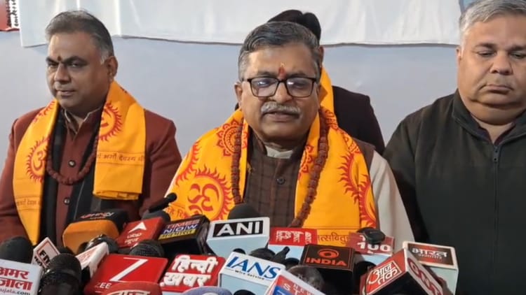 Haridwar: बांग्लादेश के हालात पर बोले विहिप नेता मिलिंद परांदे, मानवाधिकार संगठनों की चुप्पी पर उठाए सवाल