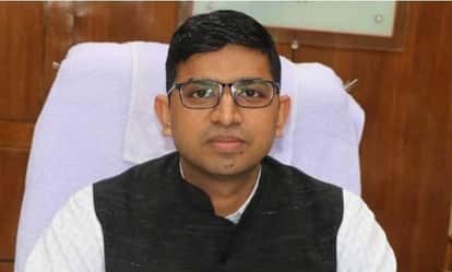 MP News: Indore Municipal Commissioner Dilip Yadav removed, transferred to the post of Deputy Secretary in the