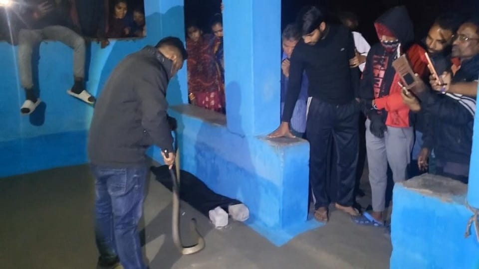 आधी रात किया गया रेस्क्यू