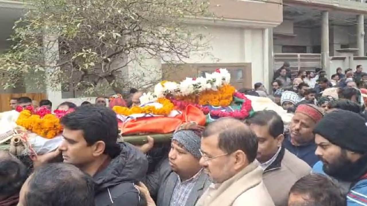 thousands people gathered to pay tribute to BJP MLA Shyam Bihari Lal in Bareilly