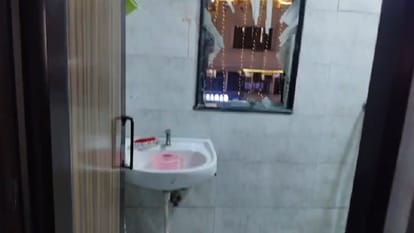 Meerut: Patient committed suicide by jumping from the second floor of a popular hospital