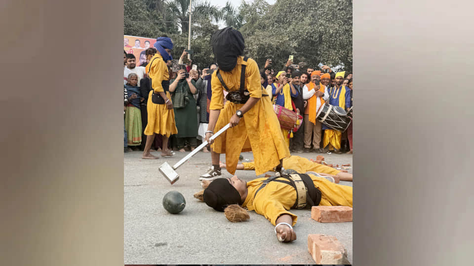 A procession was taken out in Gorakhpur on the 359th birth anniversary of Guru Gobind Singh.