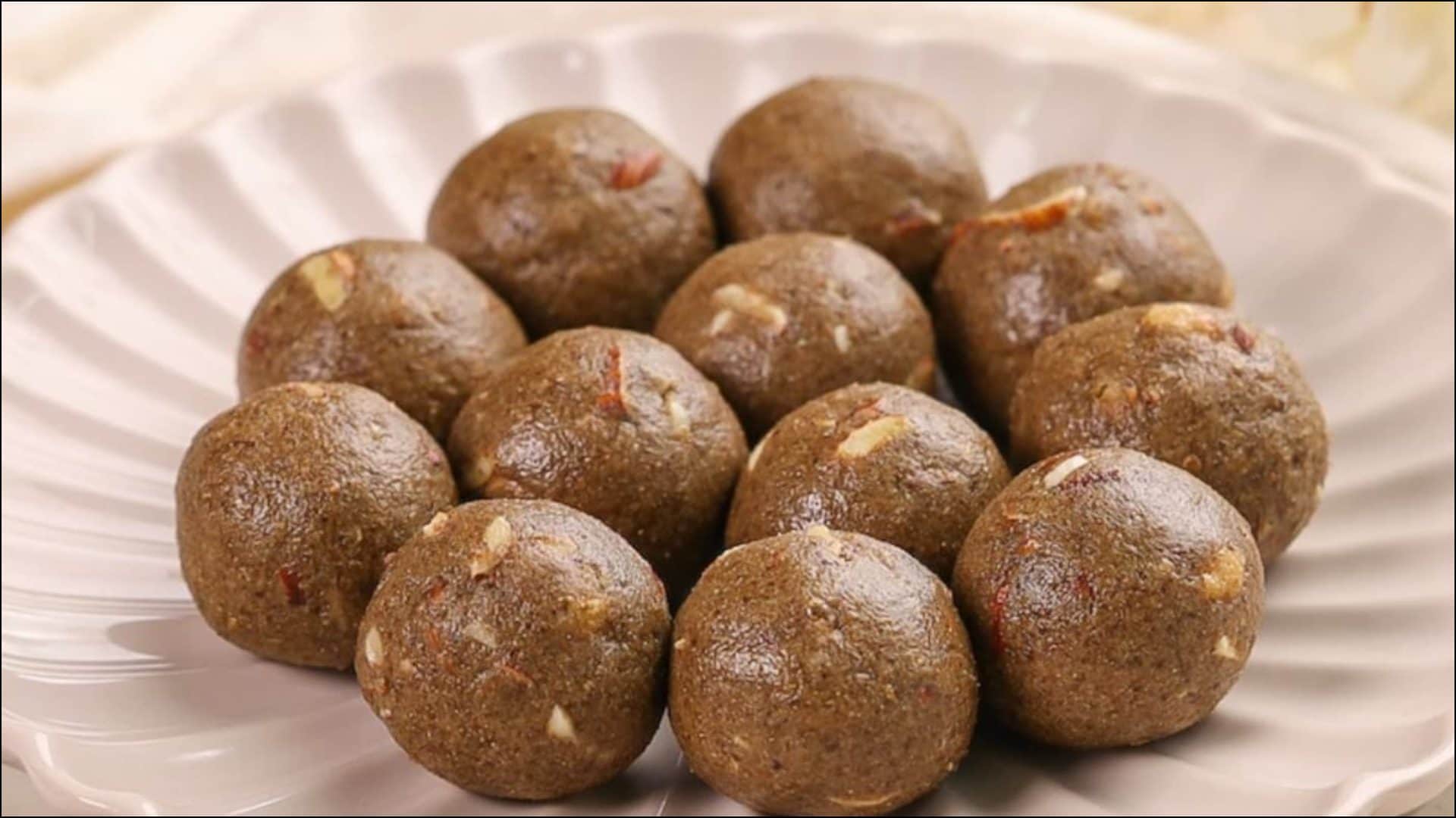 Gond Ke Laddu kaise Banaye Know How To Make Gond Laddu Recipe in Hindi