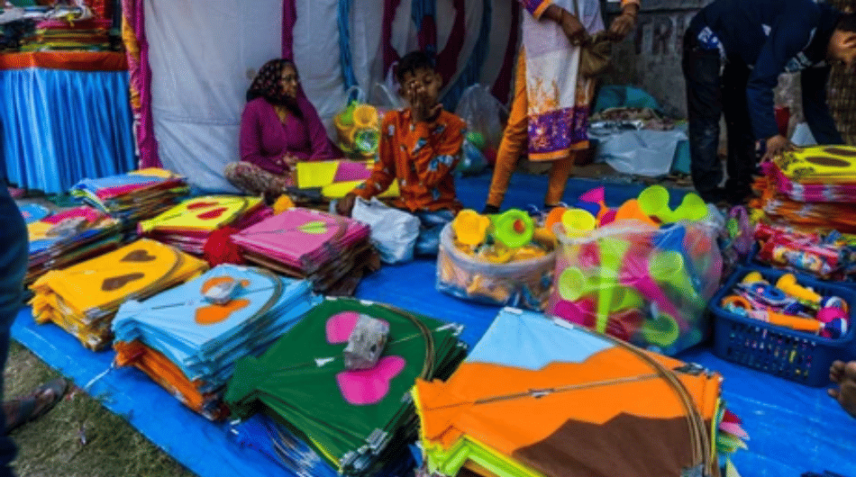 indore news kite market ready for festival with gujarat rajasthan kites