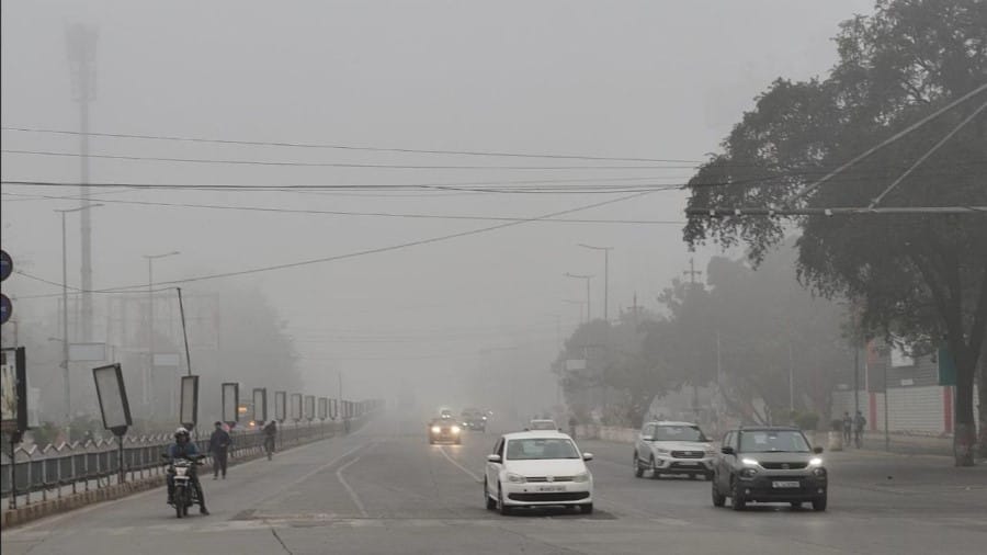 Indore News Dense fog disrupts flights and trains as visibility drops to 100 meters in Indore