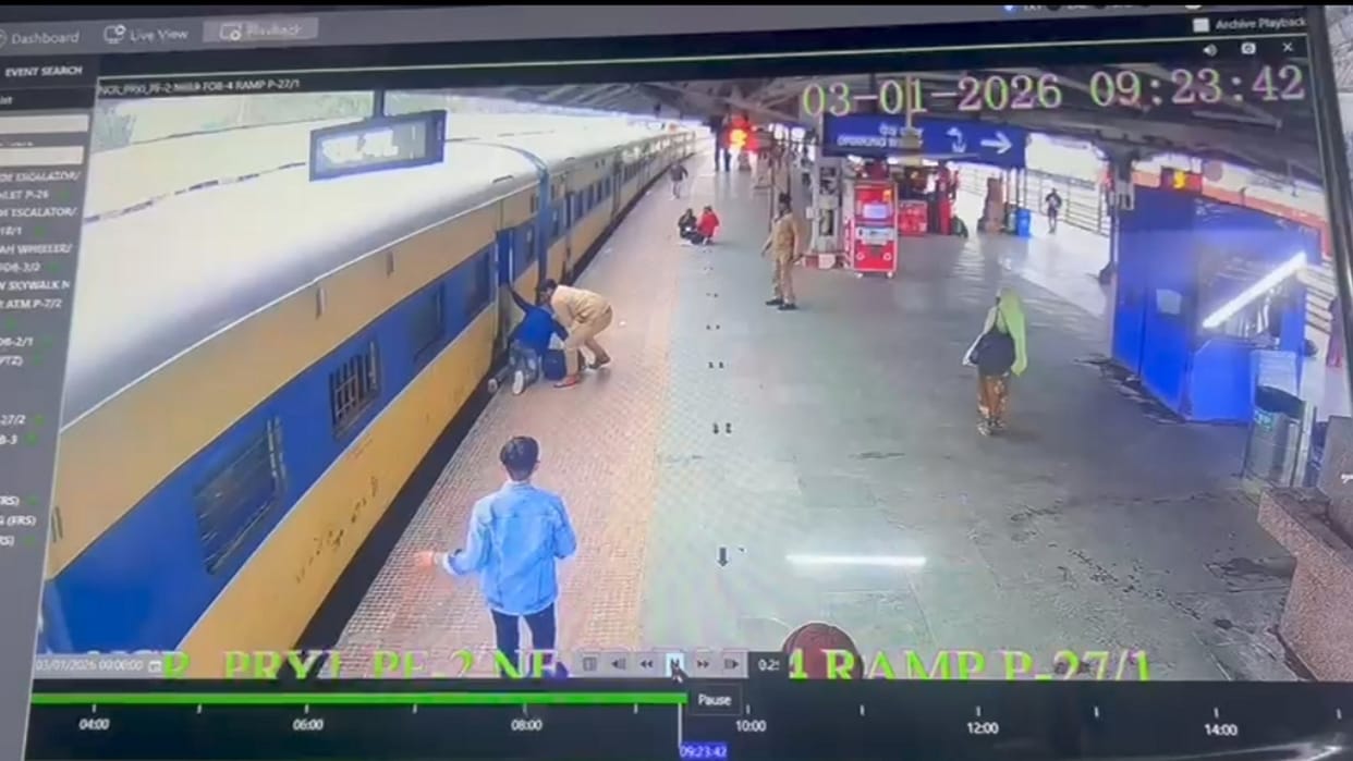 RPF SI saves passenger's life at junction, youth stuck between train and platform