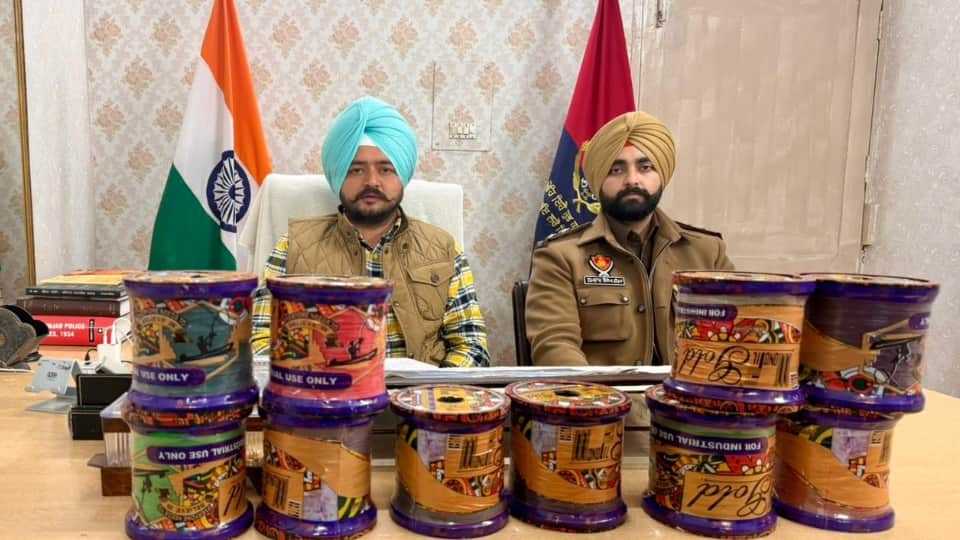 पुलिस ने बरामद किए चाइना डोर के गट्टू