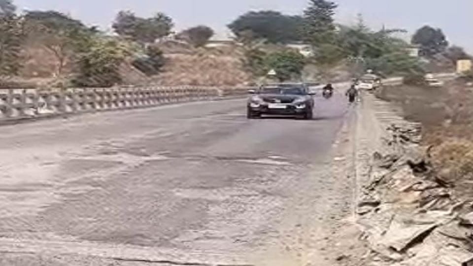 Dilapidated bridge becomes death trap on New Year Day Young man dies in road accident in Korba two companions