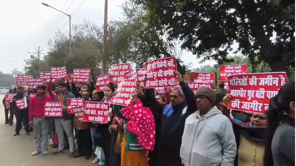 Kanpur: Residents of Sant Lal Hate open front against mayor's son