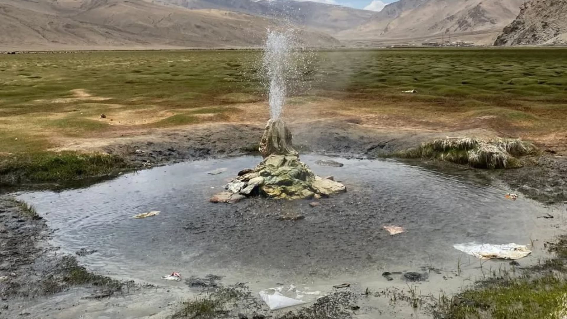 hidden gems of india hot water river in chumathang village know all the details in hindi