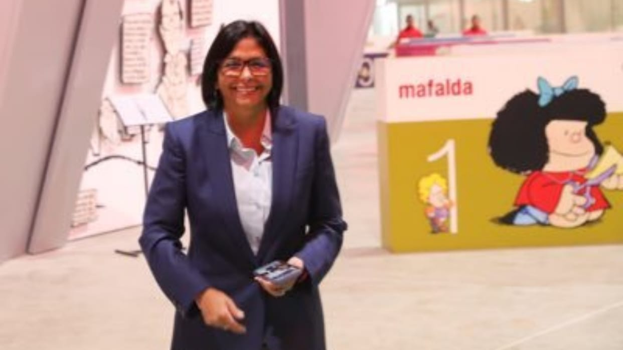 venezuela military backs vp delcy rodriguez interim president post maduro