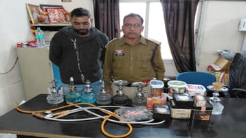 पुलिस के गिरफ्त में आरोपी