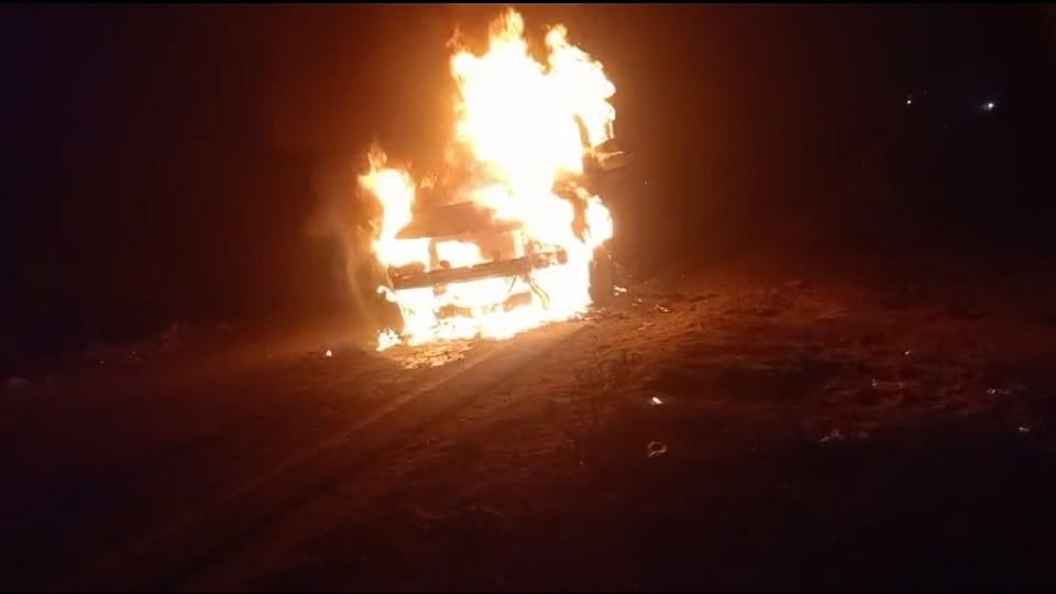 Moving Swift Car Catches Fire on Agra Highway, Driver Escapes Unhurt
