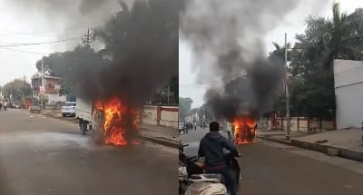 Kanpur Fire loader truck caught fire at busy intersection completely engulfing the vehicle in flames