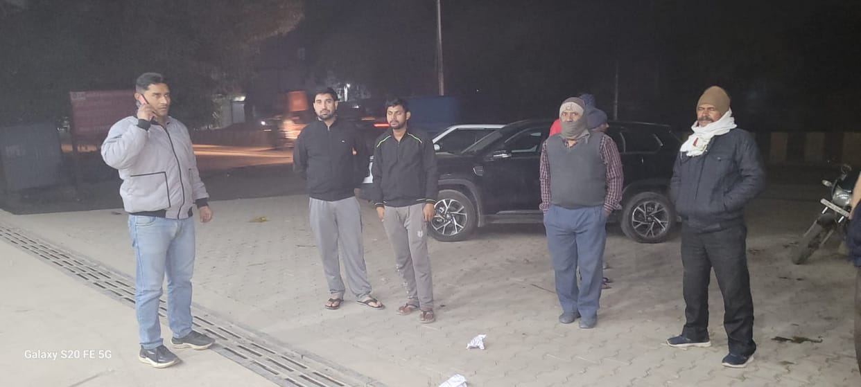 unknown man posing as customer stole car from software engineer