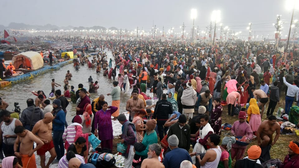 Maharashtra Information Department team arrives to know about media management arrangements at Mahakumbh