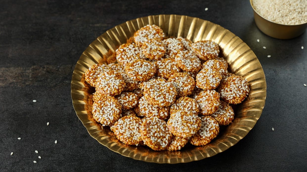 Lohri 2026 Festival Special Dish Importance of Revdi and How to Make at Home With Four Ingredients Recipe
