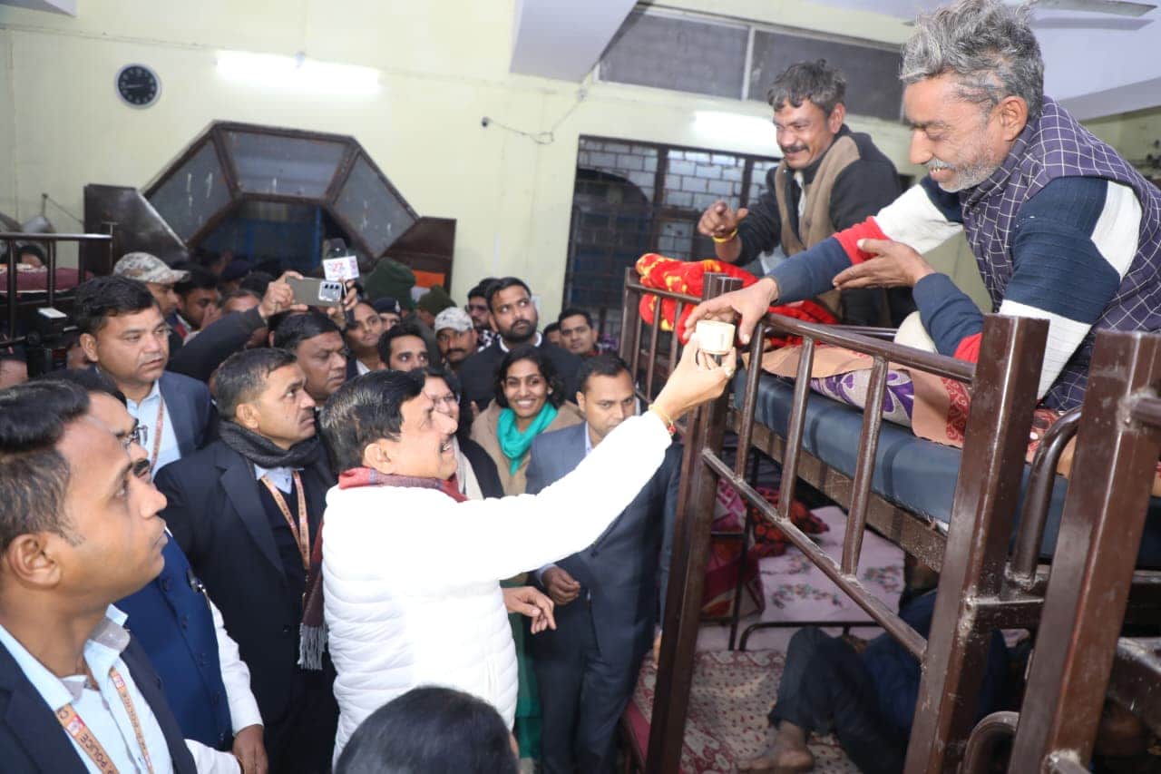 MP News: The Chief Minister visited night shelters in Bhopal late at night, inquired about the well-being of t