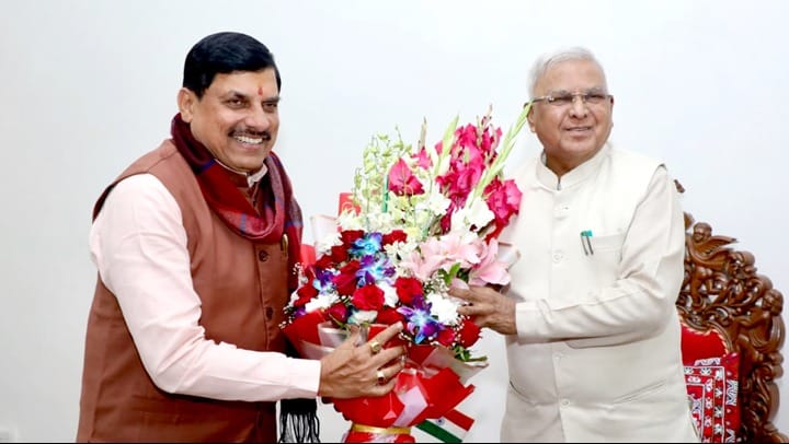 MP News: Chief Minister Dr. Yadav paid a courtesy visit to Governor Patel; discussions were held on the state'