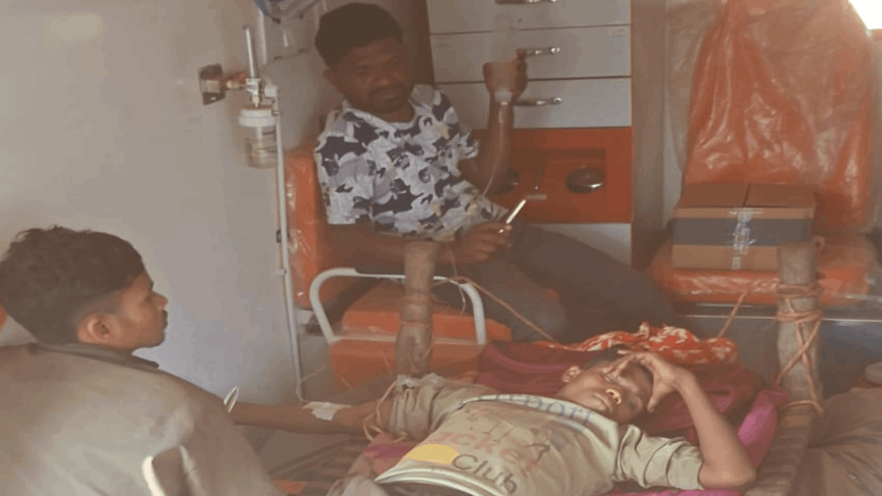 आईईडी की चपेट में आने से ग्रामीण घायल