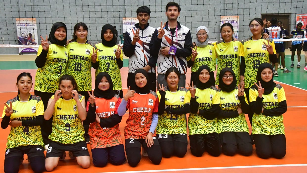 special story of players from Ladakh at National Volleyball Championship in varanasi