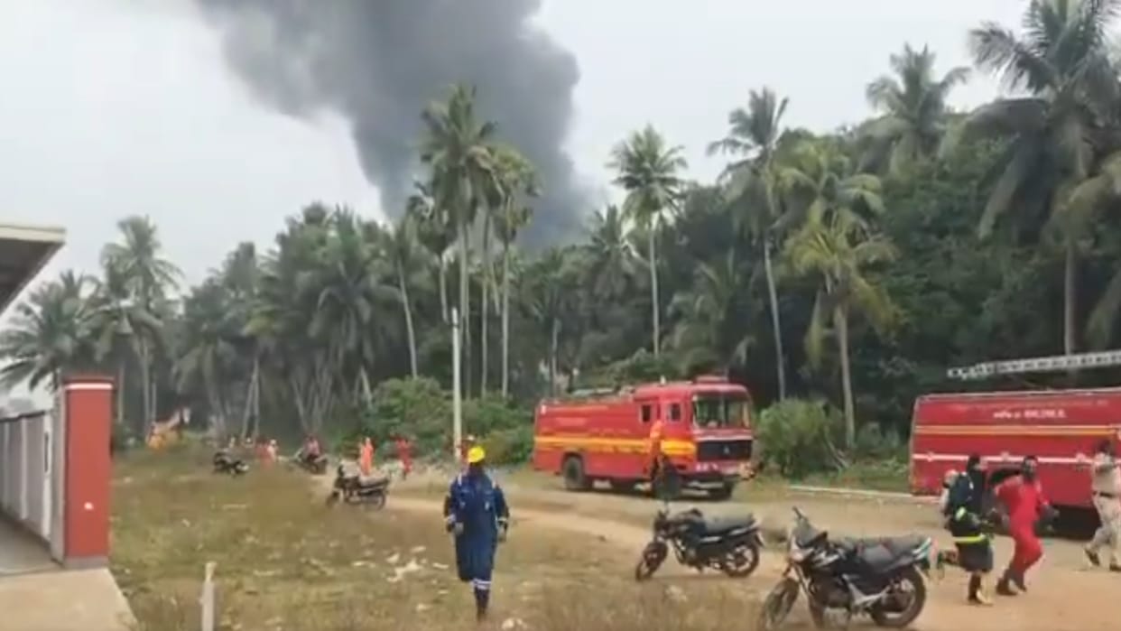 Andhra Pradesh ONGC Konaseema Fire Updates Malikipuram Fire Extinguishers casualties Rescue Work hindi news