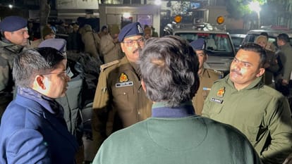 UP news Electricity theft in Sambhal mini power station discovered DM and SP conducted a raid