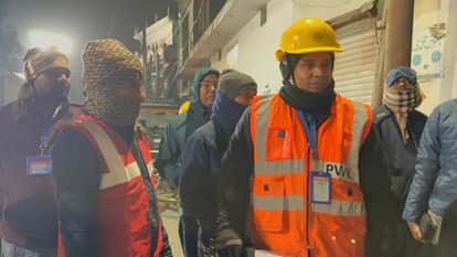 UP news Electricity theft in Sambhal mini power station discovered DM and SP conducted a raid