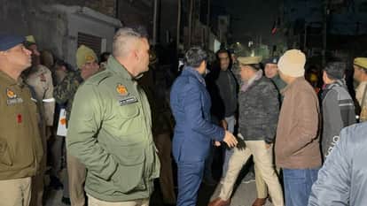 UP news Electricity theft in Sambhal mini power station discovered DM and SP conducted a raid