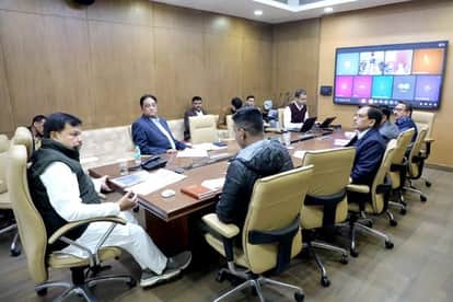 Negligence in implementing the resolution plan will now result in demotion, not just transfer: Energy Minister