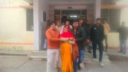 sub inspector died of heart attack at the post-mortem house in Budaun