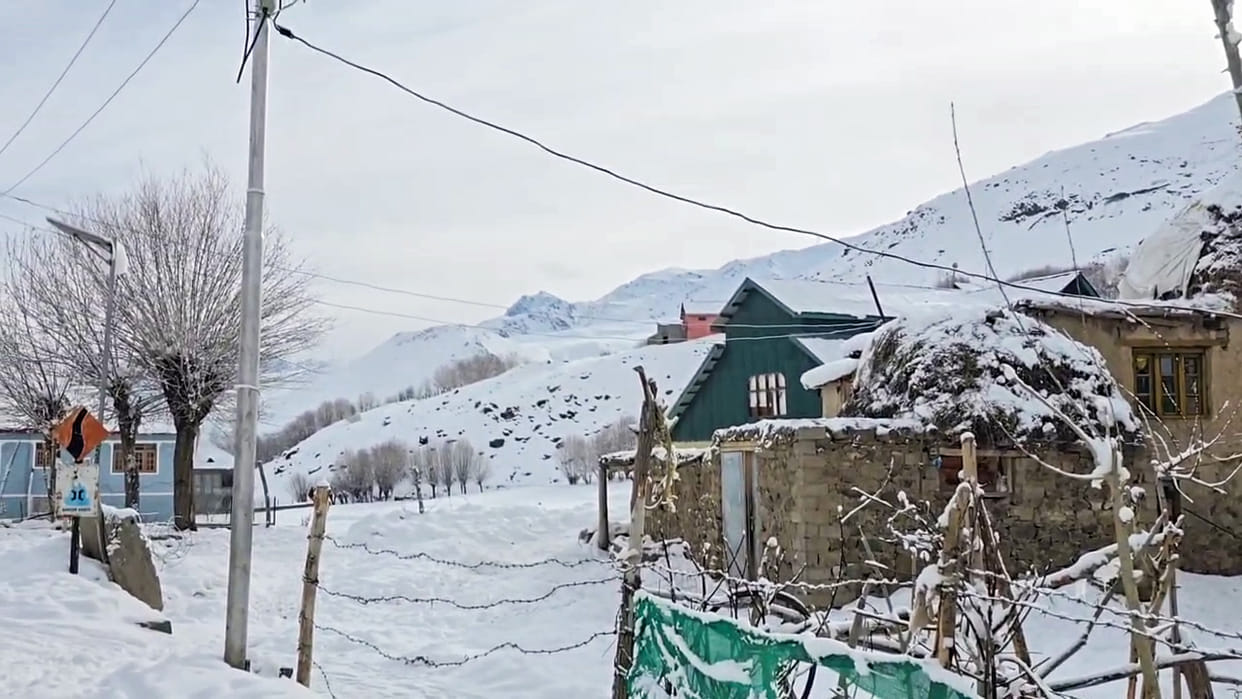 Icy cold grips North India: Cold wave alert issued in eight states