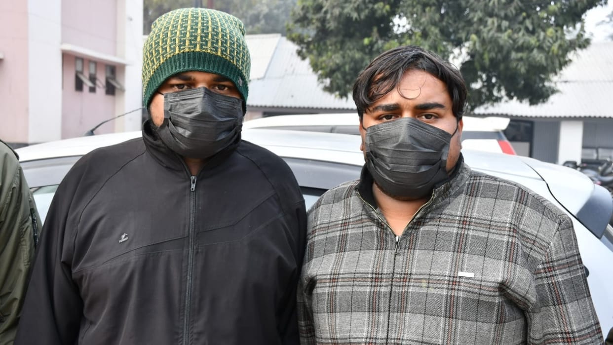 nephews looted their uncle house and killed his aunty after recognized them in budaun