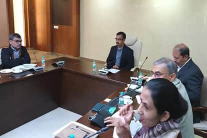 MP News: Colleges instructed to complete course mapping on the "SWAYAM" portal by January 15.