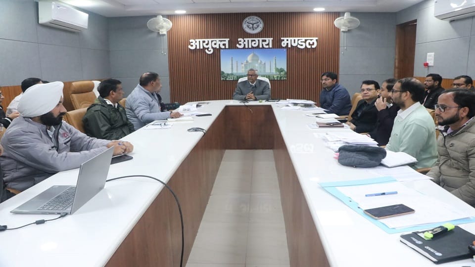 Divisional Commissioner has issued orders to improve roads of Agra