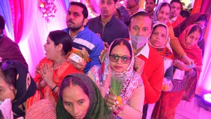 Ganesh Chaturthi 2026 devotees offered prayers at Bada Ganesh temple in Kashi