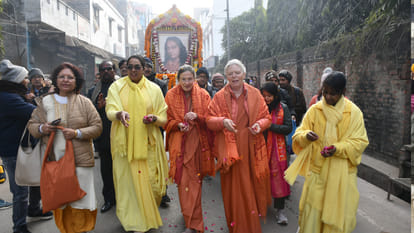 The 133rd birth anniversary of Yoga Guru Paramahansa Yogananda was celebrated with great pomp in Gorakhpur.