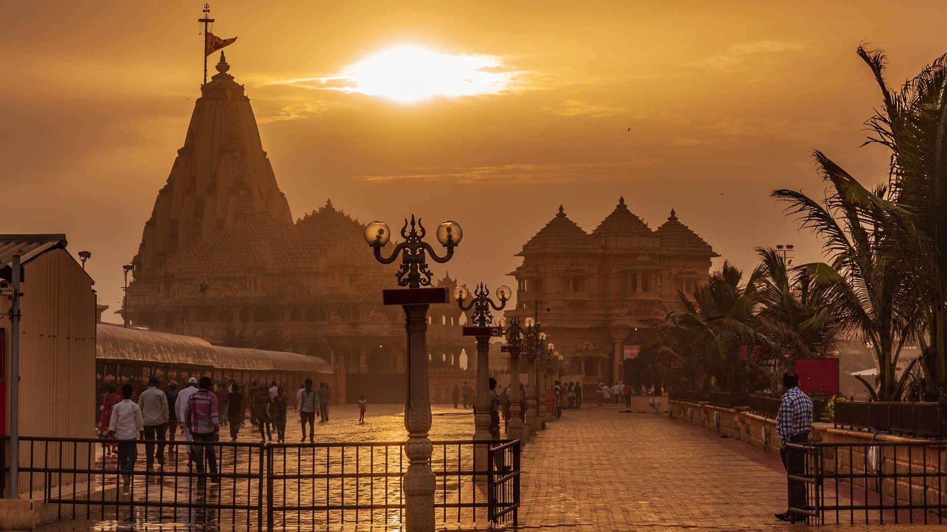 History Of Somnath Temple In Gujarat Which Was Destroyed Many Times By Mughals