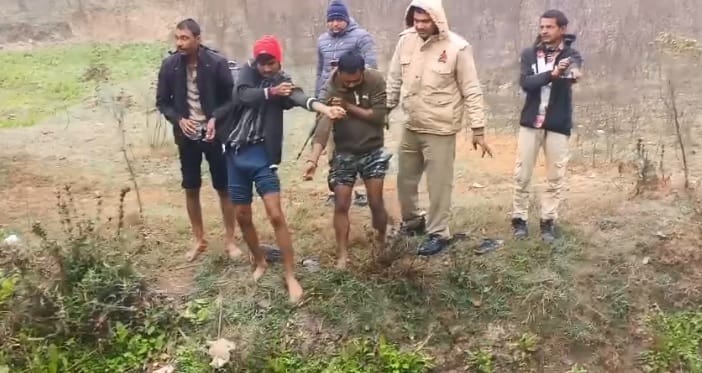 Banda Cyclist farmer dies after falling in drain body remained in  water all night police begin investigation