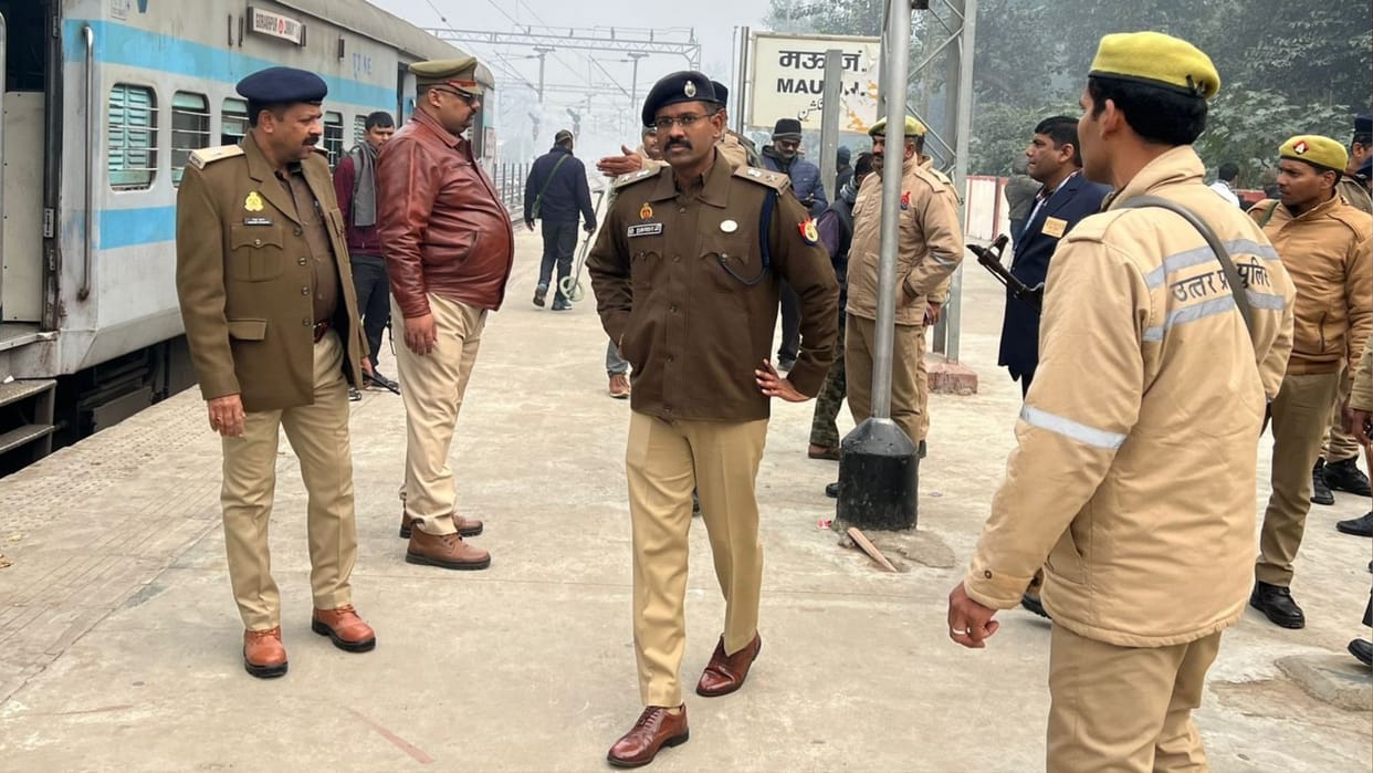 Kashi Express train searched at Mau railway station following bomb threat