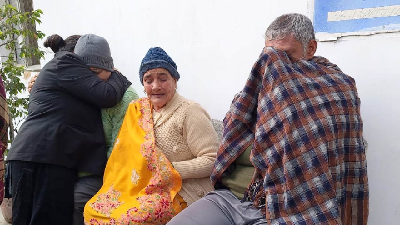 Yashveer brought Datura from temple and made eight Laddus but only five and a half were eaten